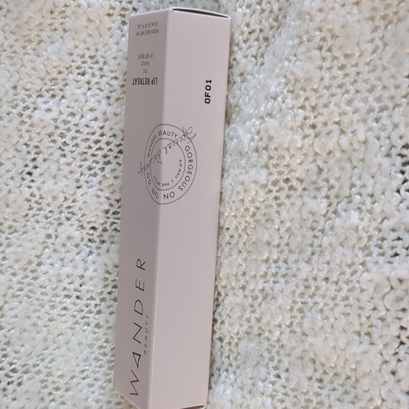 Wander Beauty Lip Retreat Oil in Skinny Dip, 10ml/0.33 fl oz - Picture 4 of 9